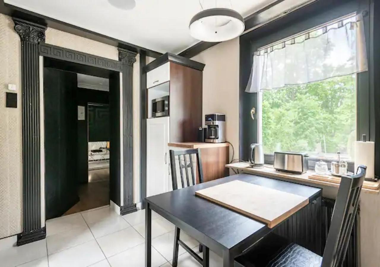 Miet-Kamp Ruhig, Zentral, Nahe Messe, Ausgefallenes Design 2 Schlafzimmer Berlin Exterior foto